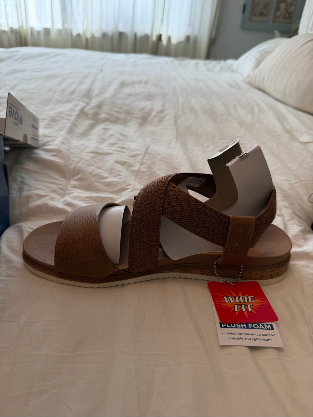 NWT BOBS from Skechers Desert Kiss Liw Peak Look Sandals Chestnut Size 10Wide